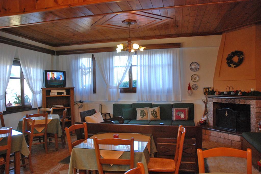 2 Alonia Hotel Anatoliki Frangista Buitenkant foto